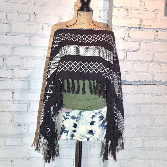 Mudd Accessories - Mudd Poncho Wrap Boho style OS NWOT chill w/style